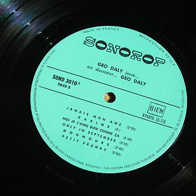 GEO DALY joue…en douceur…GEO DALY